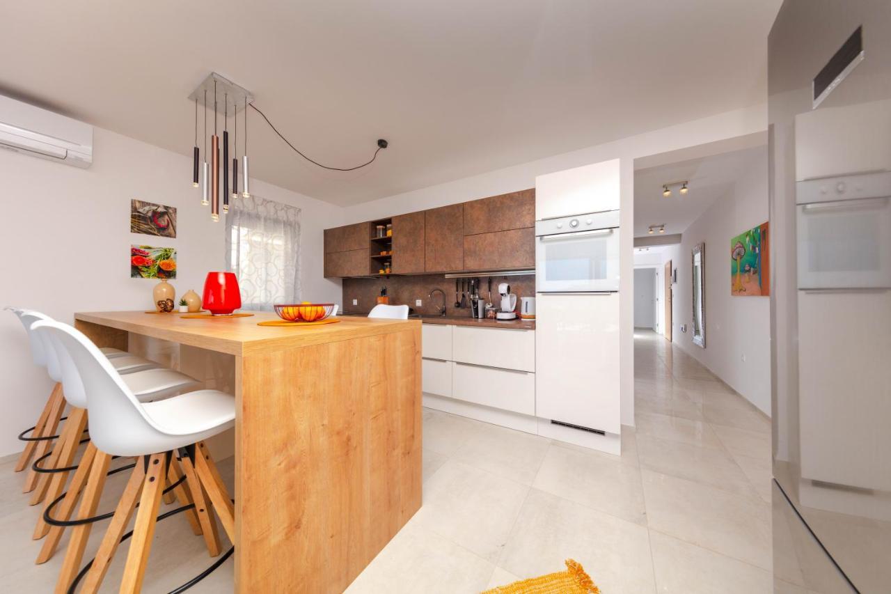 Apartman Oranz Баньоле Екстериор снимка