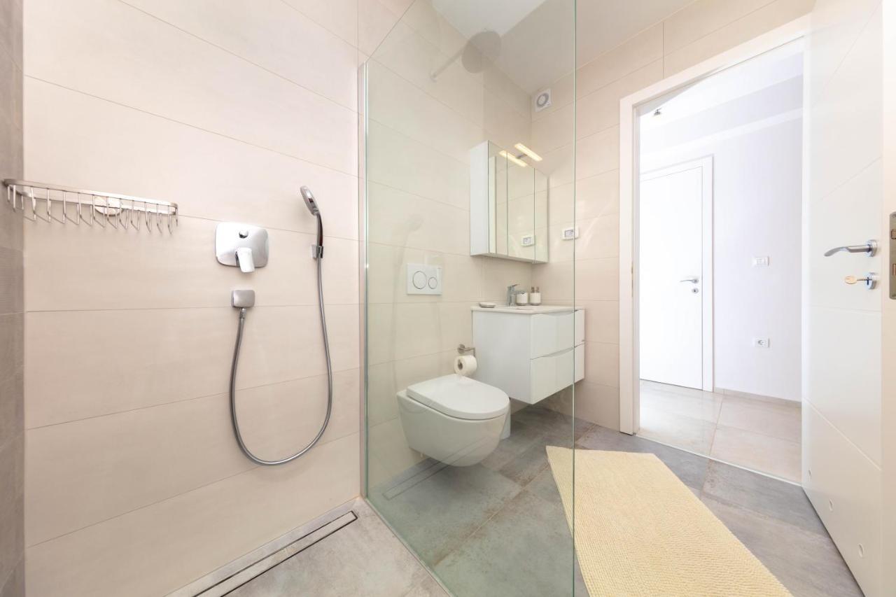 Apartman Oranz Баньоле Екстериор снимка