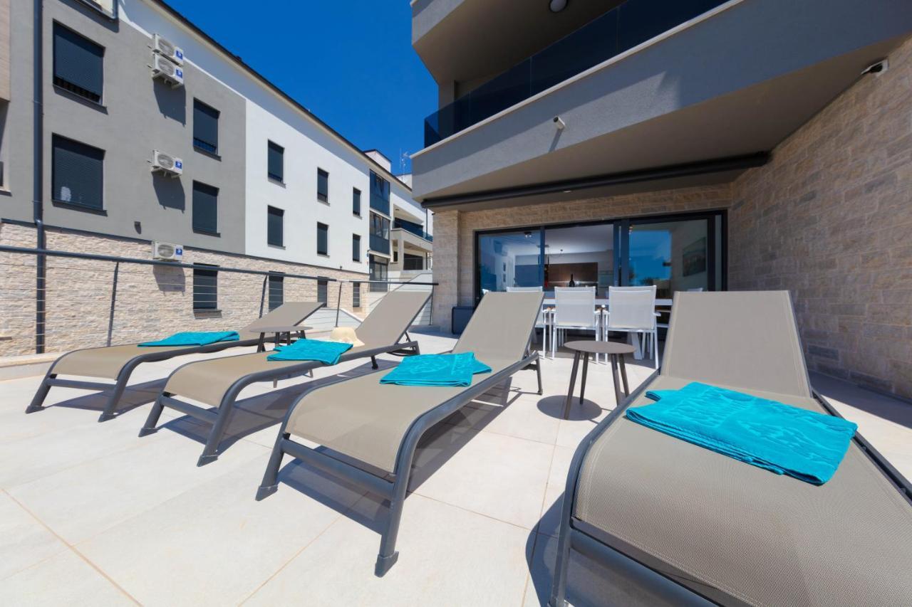 Apartman Oranz Баньоле Екстериор снимка